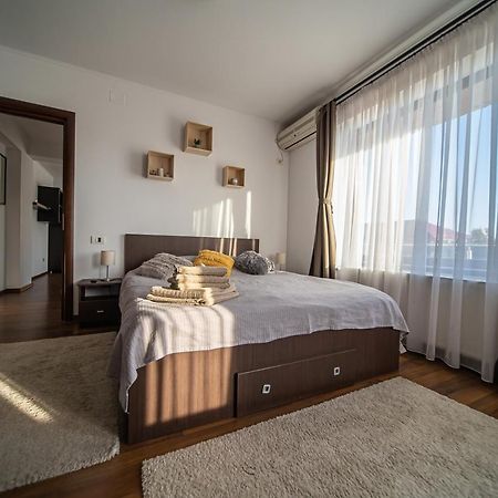Apartament Tatu Bar&Grill 오토페니 외부 사진