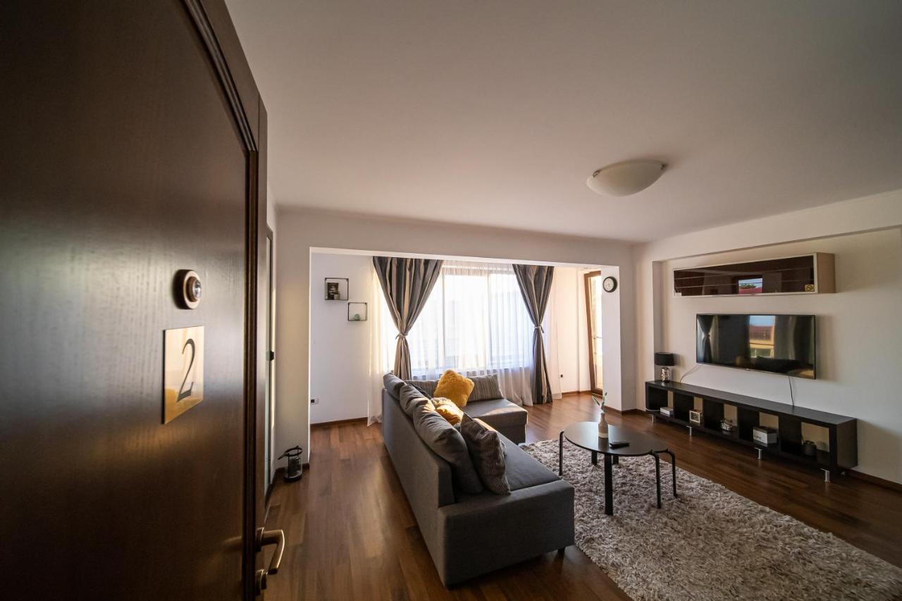 Apartament Tatu Bar&Grill 오토페니 외부 사진
