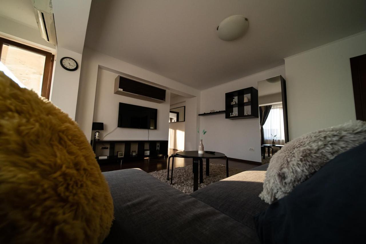 Apartament Tatu Bar&Grill 오토페니 외부 사진