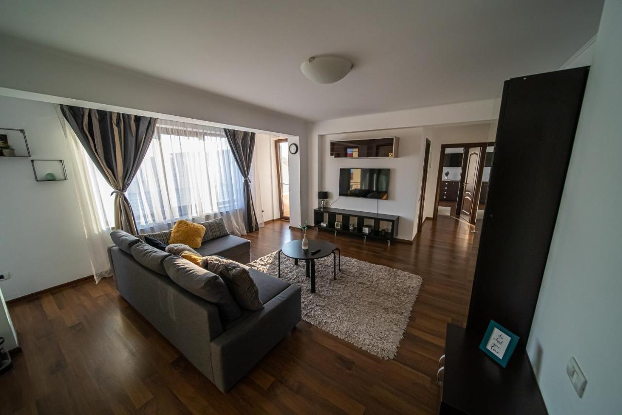 Apartament Tatu Bar&Grill 오토페니 외부 사진
