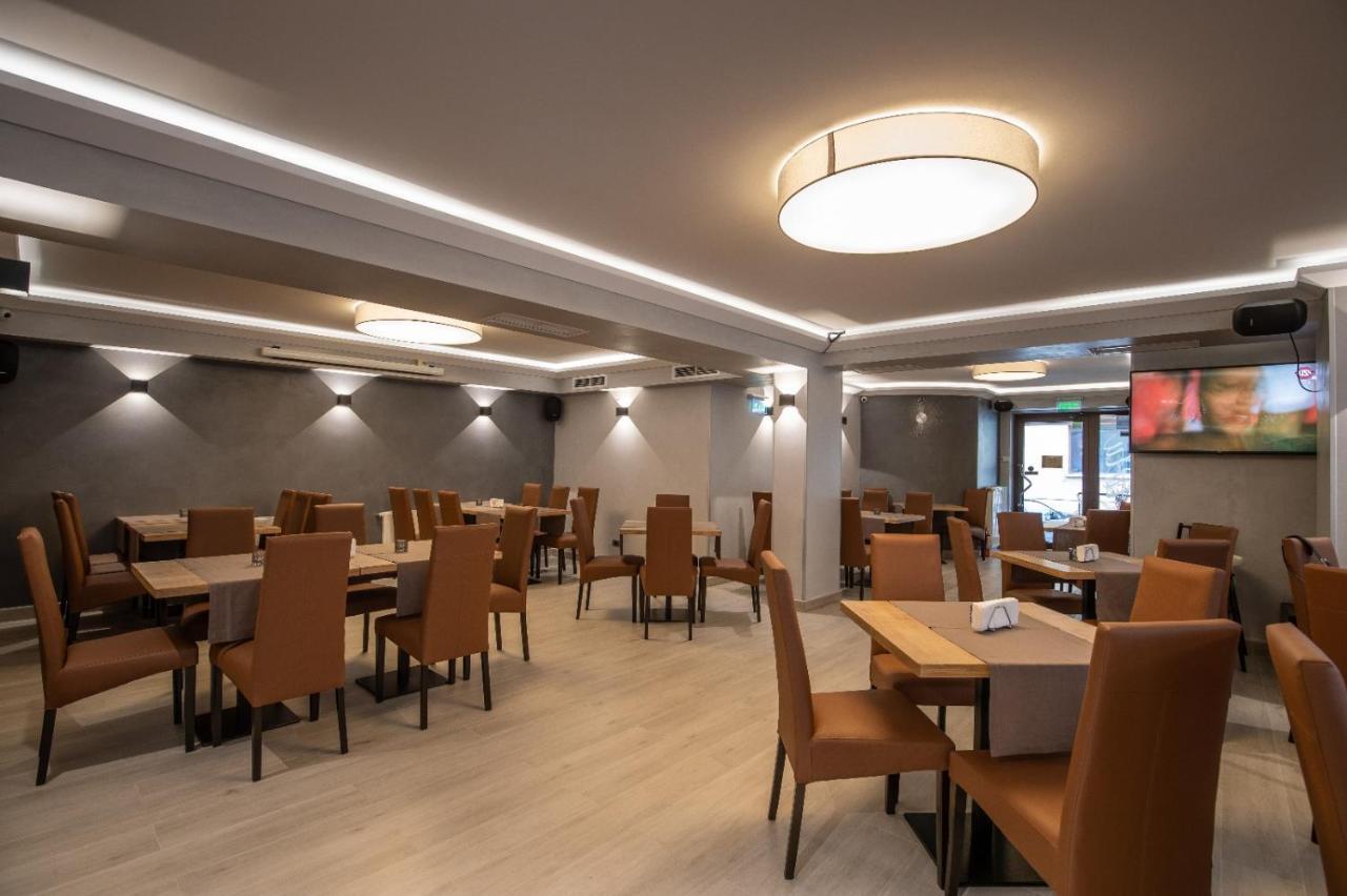 Apartament Tatu Bar&Grill 오토페니 외부 사진